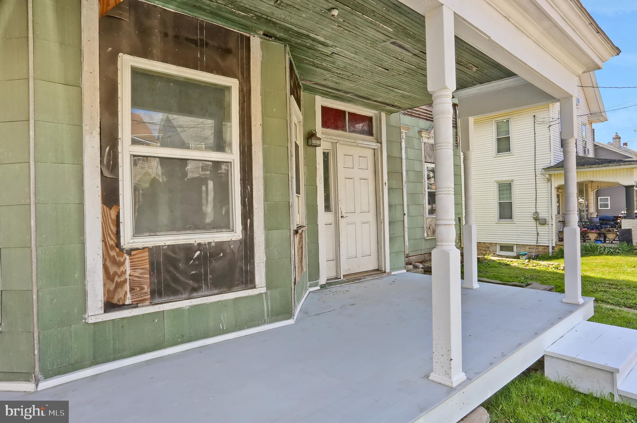 304-306 E MARKET STREET