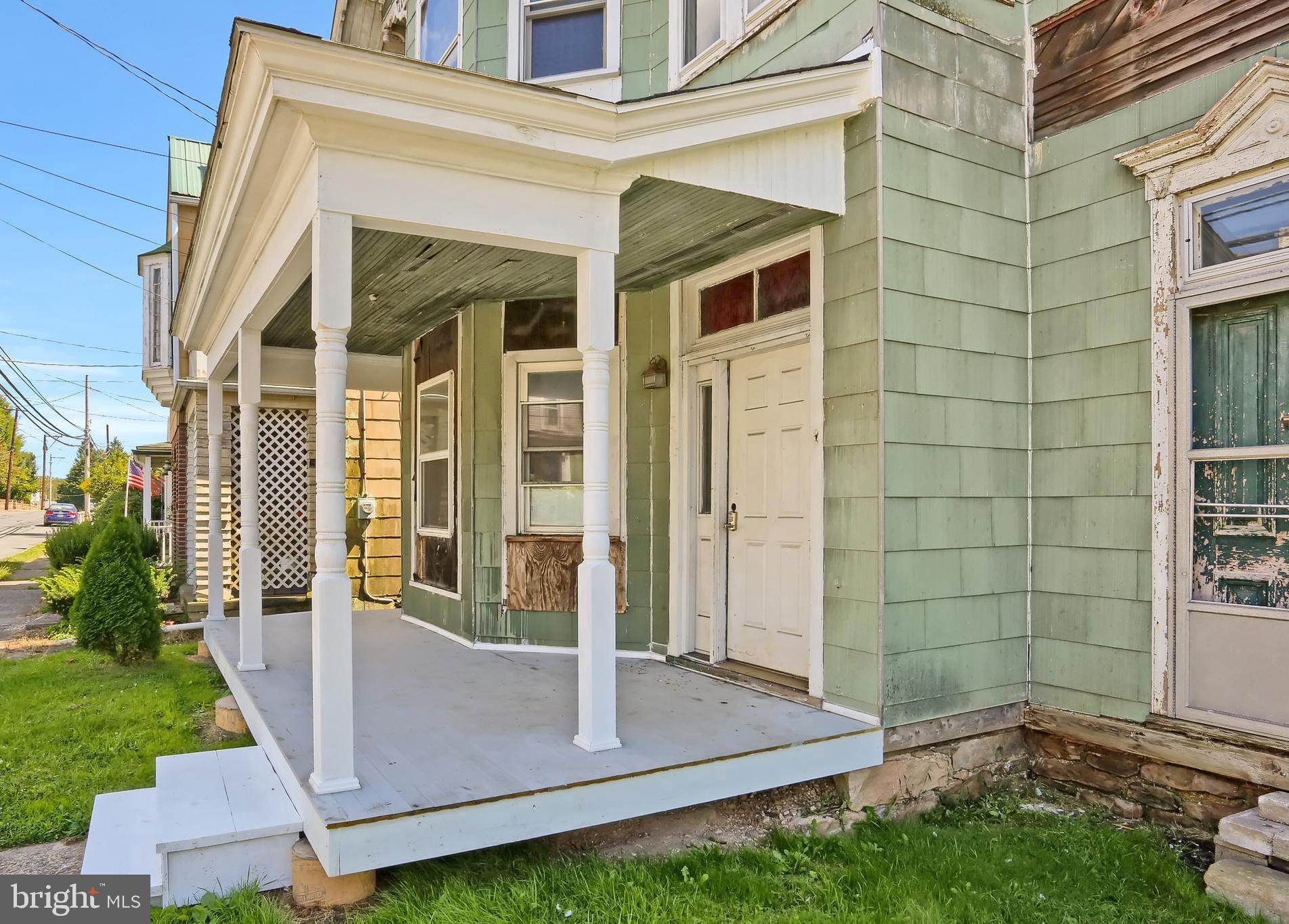 304-306 E MARKET STREET