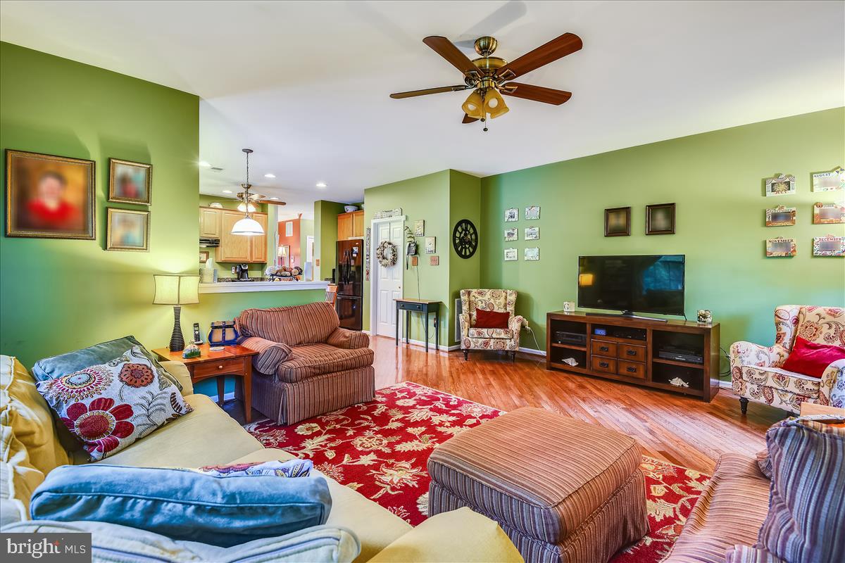 CHAPMAN FARM AT CROFTON - Residential