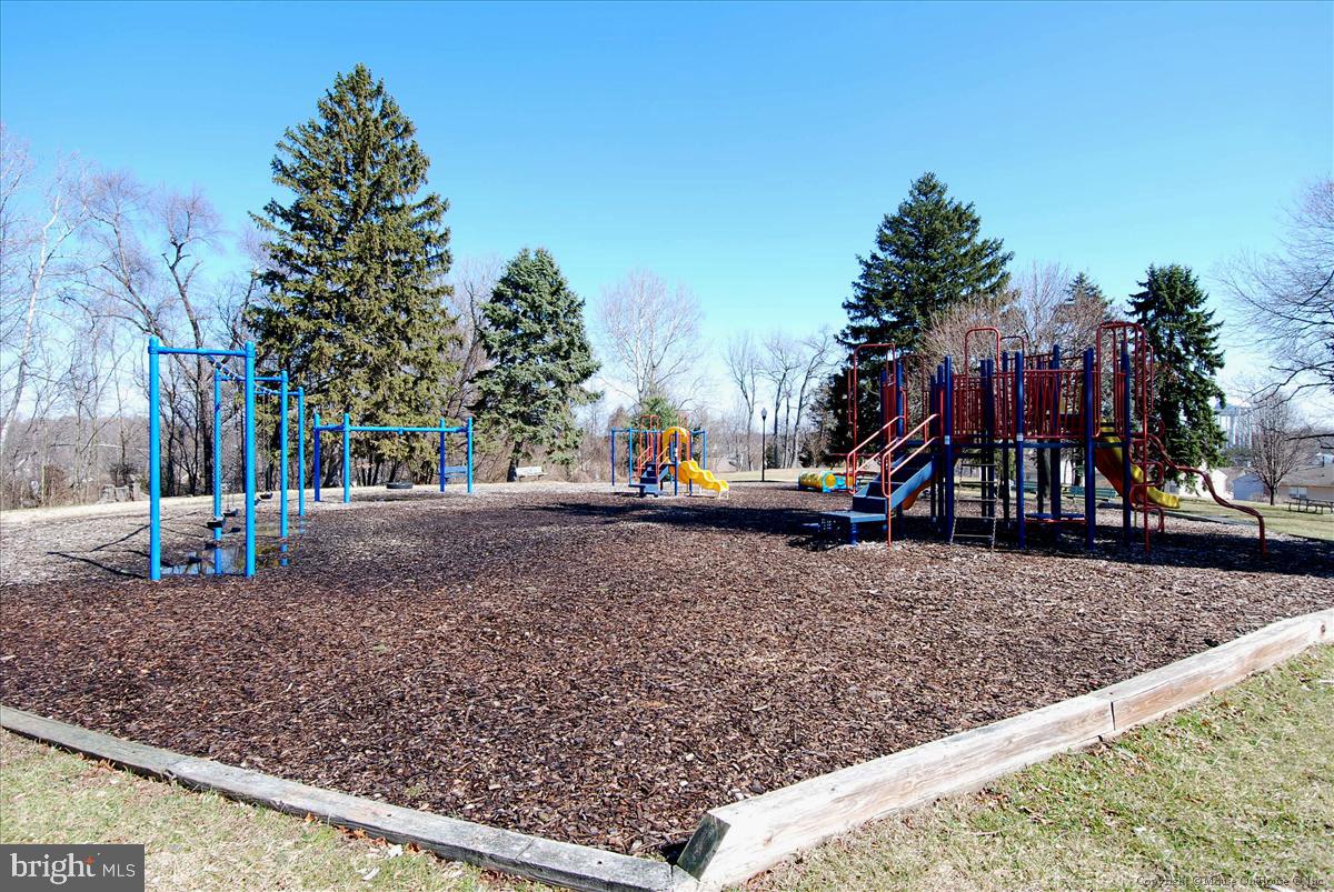 CHAPMAN FARM AT CROFTON - Residential