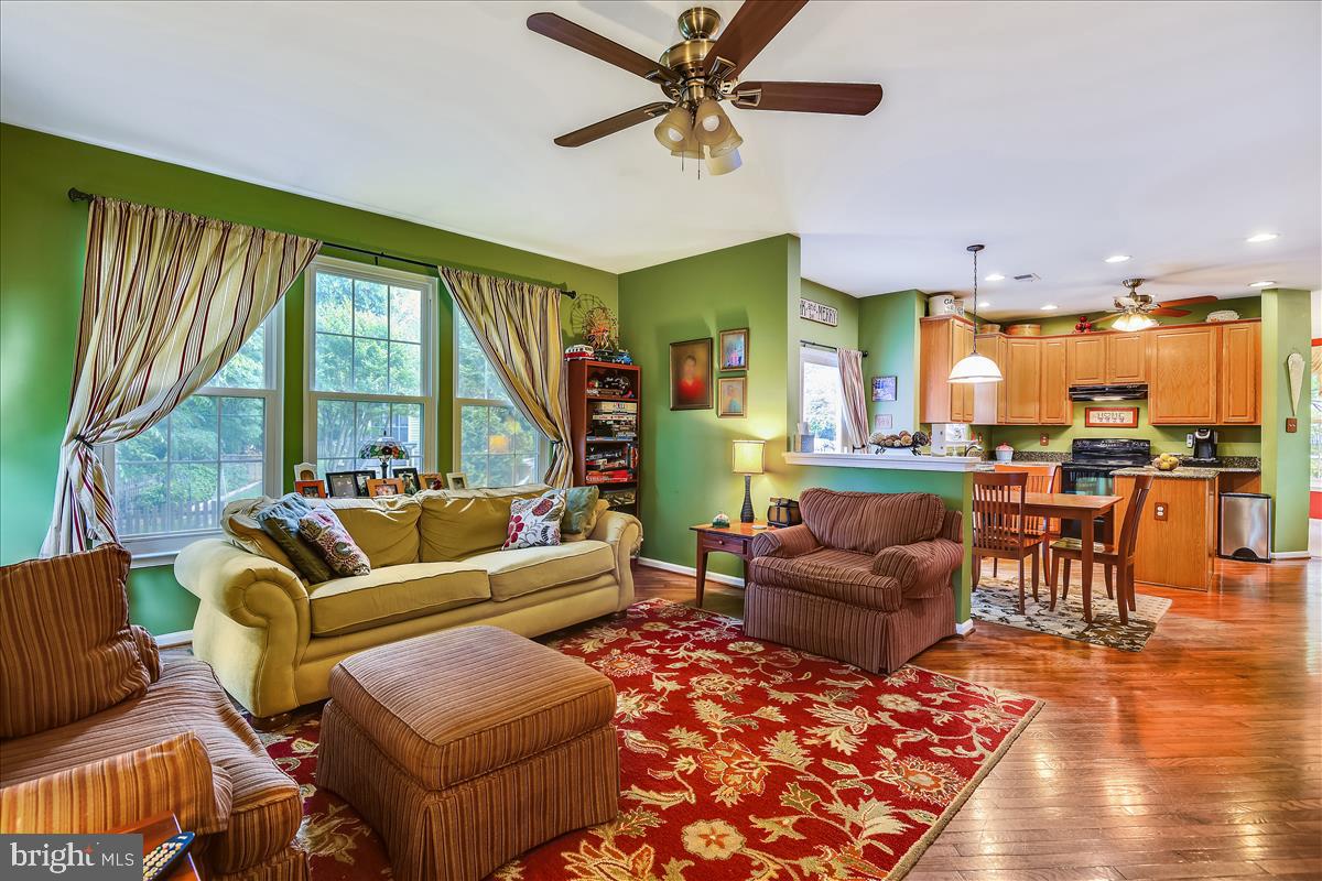 CHAPMAN FARM AT CROFTON - Residential