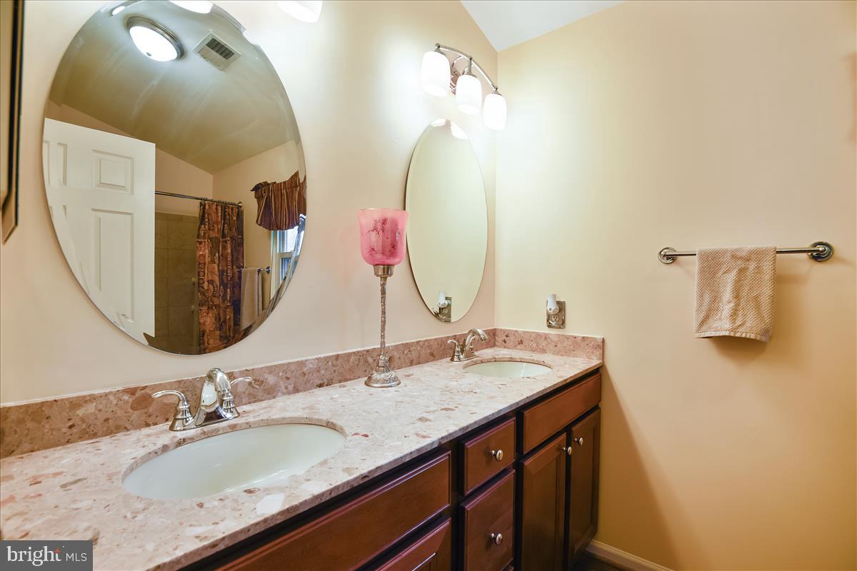 CHAPMAN FARM AT CROFTON - Residential