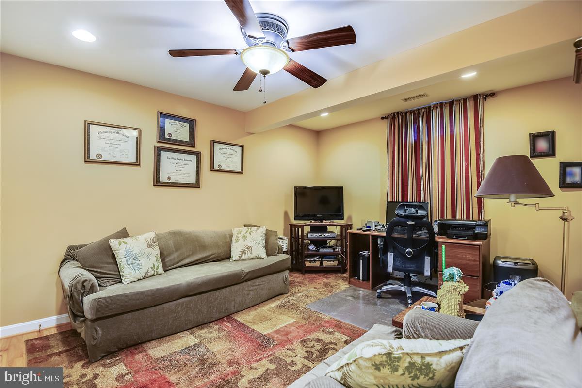 CHAPMAN FARM AT CROFTON - Residential