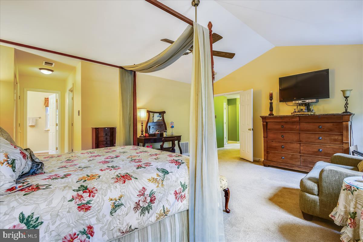 CHAPMAN FARM AT CROFTON - Residential