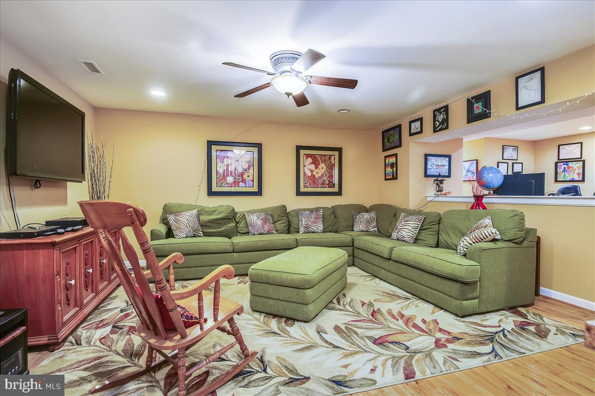 CHAPMAN FARM AT CROFTON - Residential