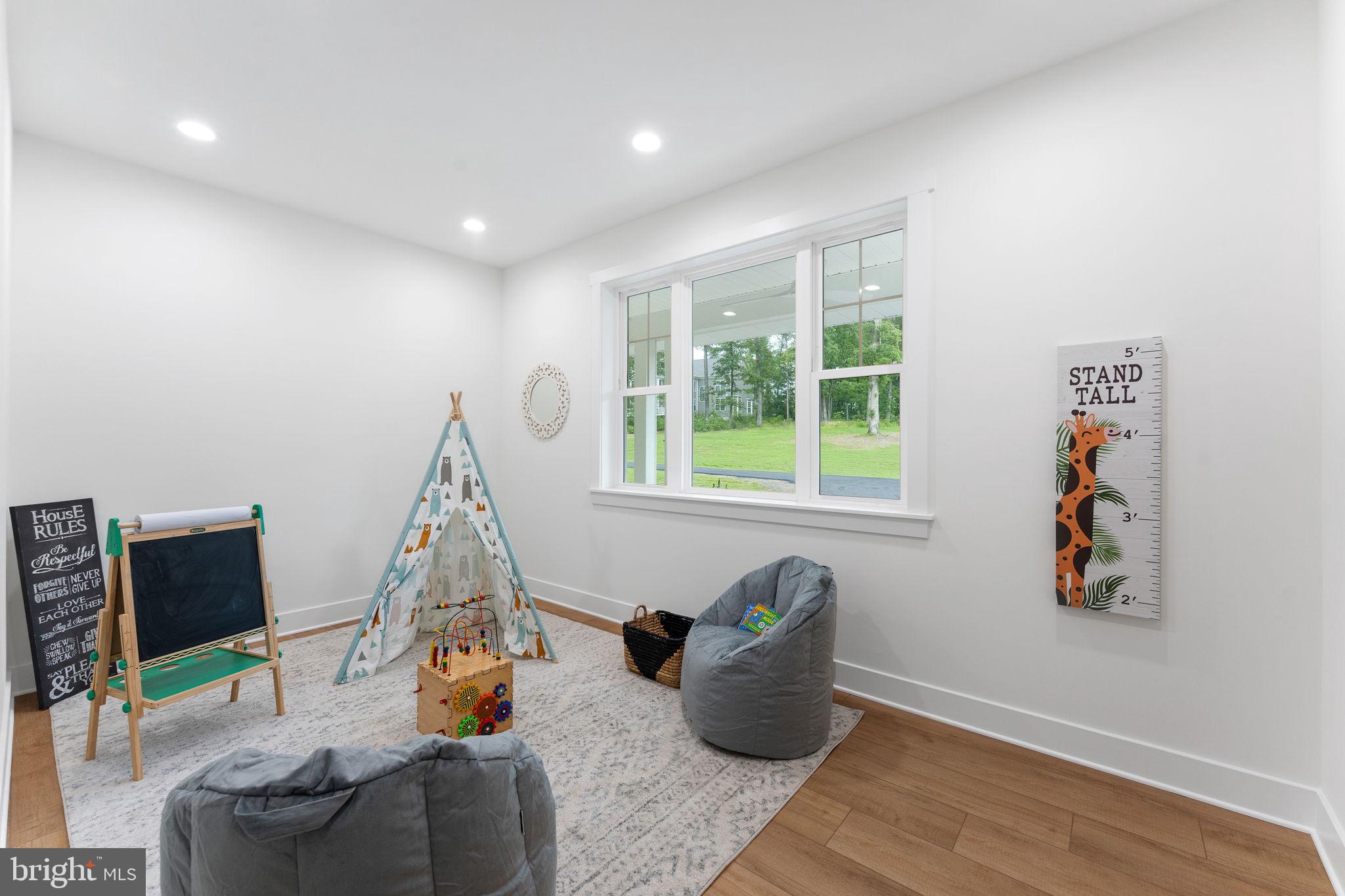 MACKENZIE MEADOWS - Residential