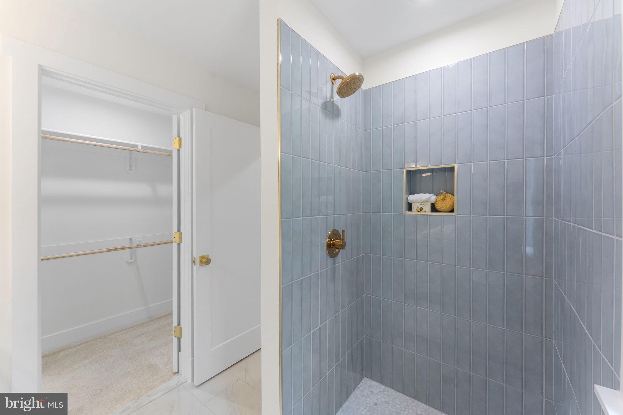 MACKENZIE MEADOWS - Residential