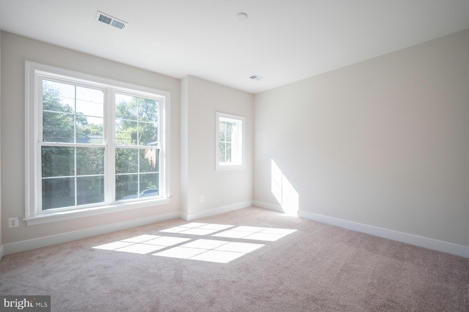 BERKSHIRE OAKWOOD - Residential