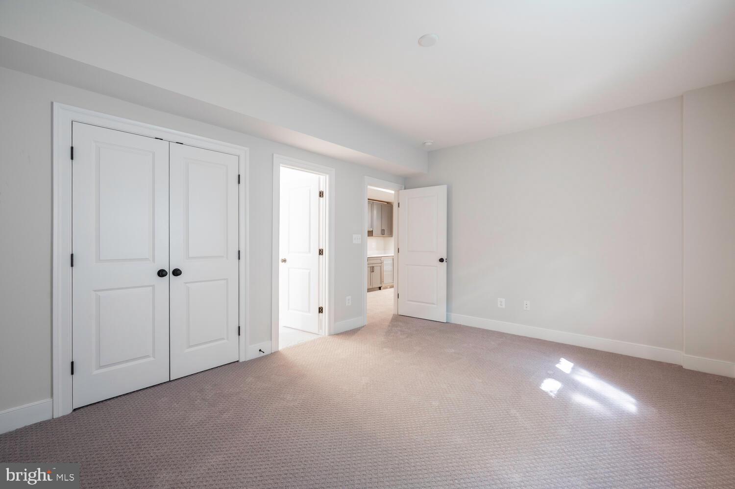 BERKSHIRE OAKWOOD - Residential