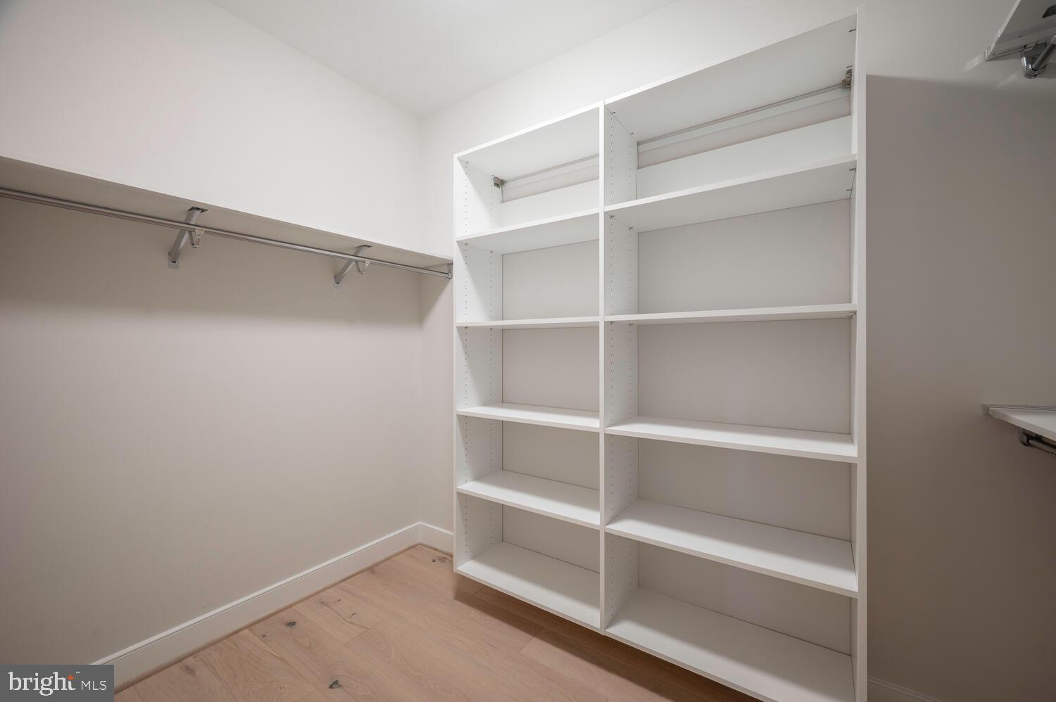 BERKSHIRE OAKWOOD - Residential