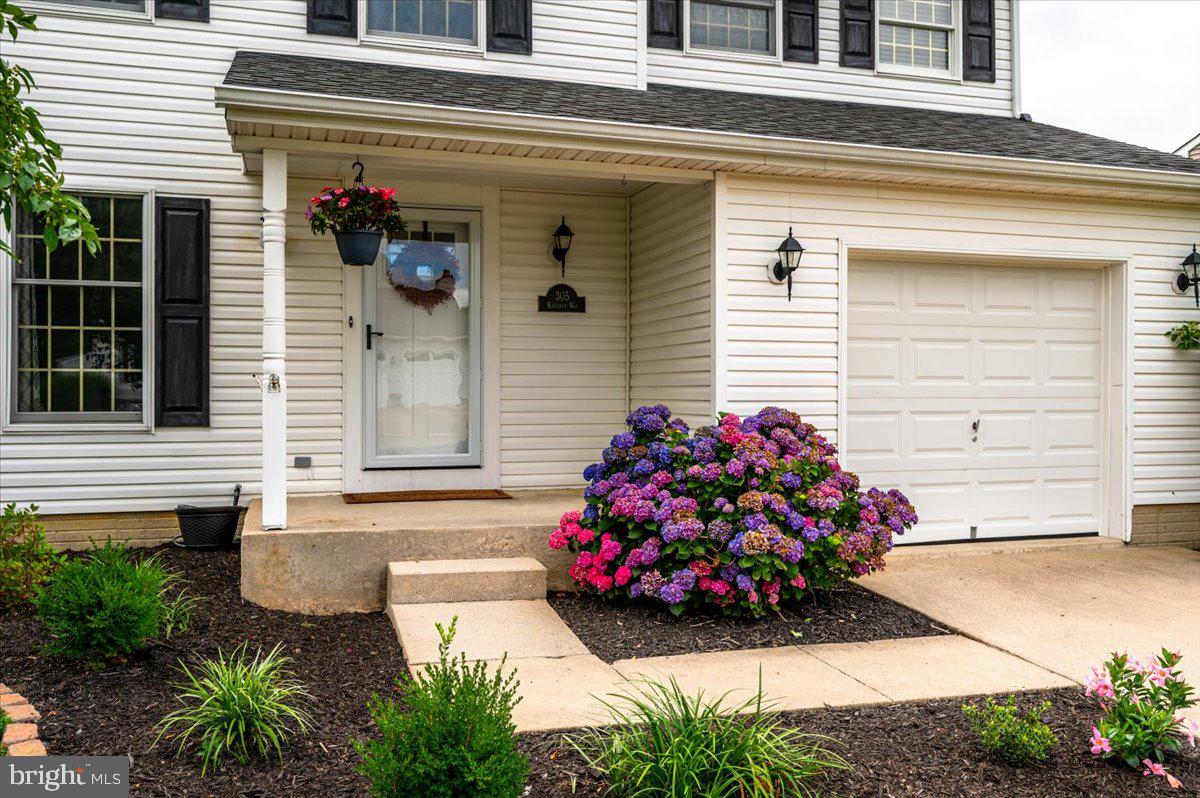 305 KATHRYN WAY