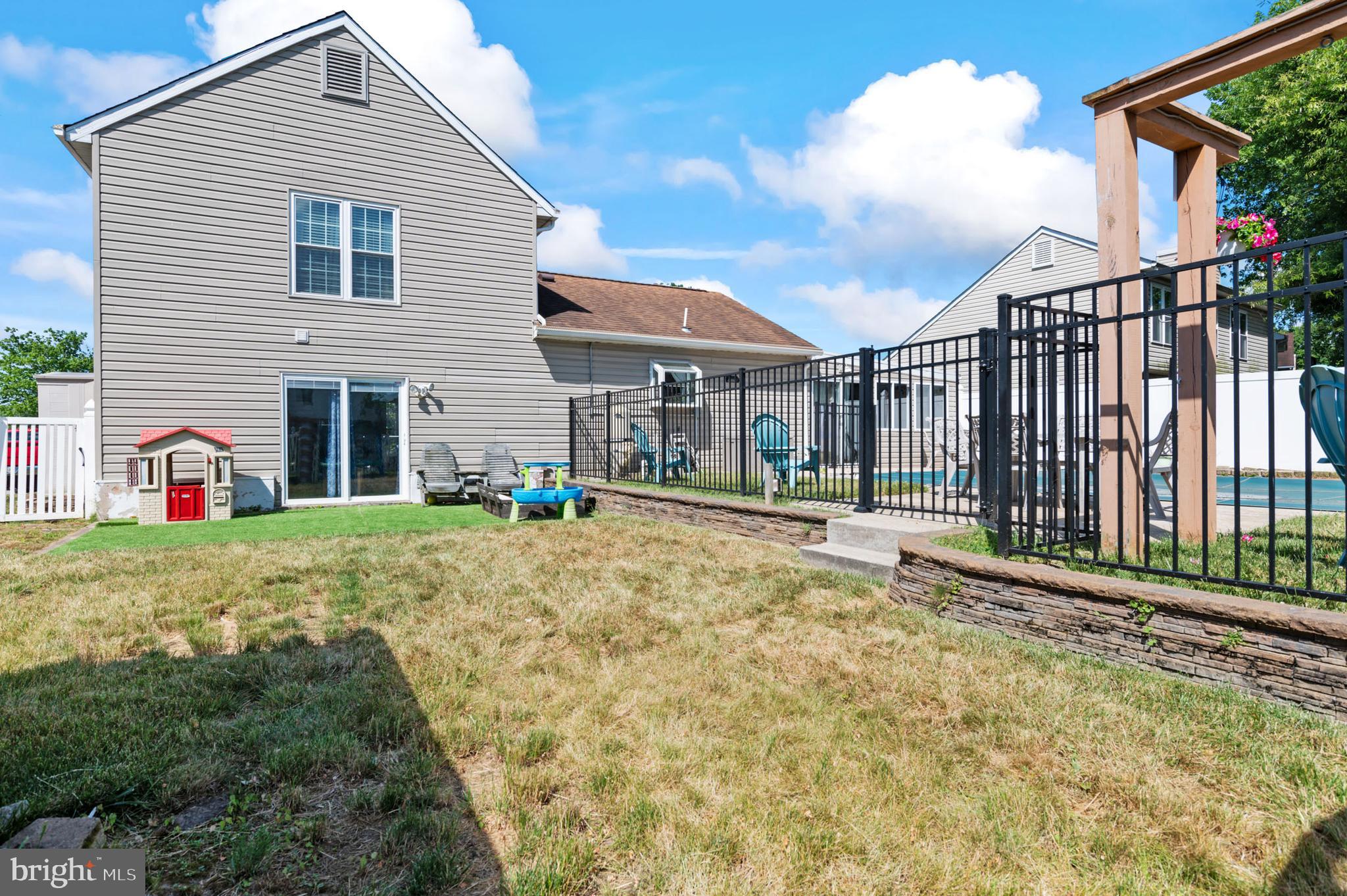 BAY COUNTRY - Residential