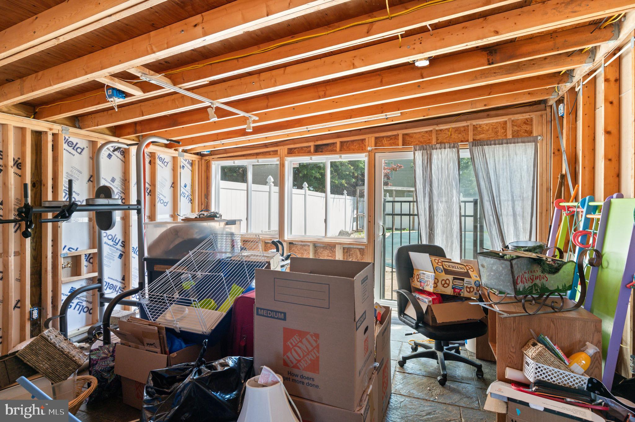 BAY COUNTRY - Residential