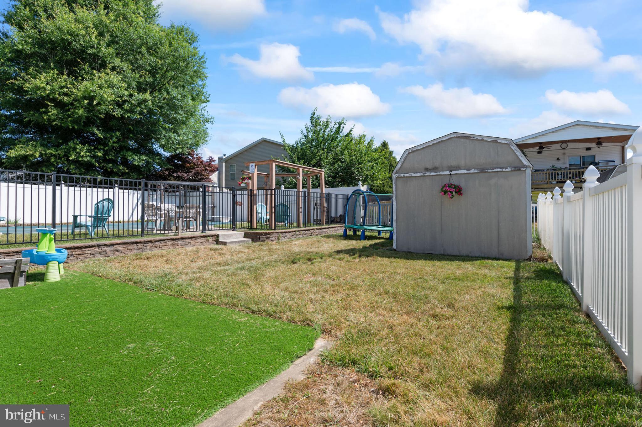 BAY COUNTRY - Residential