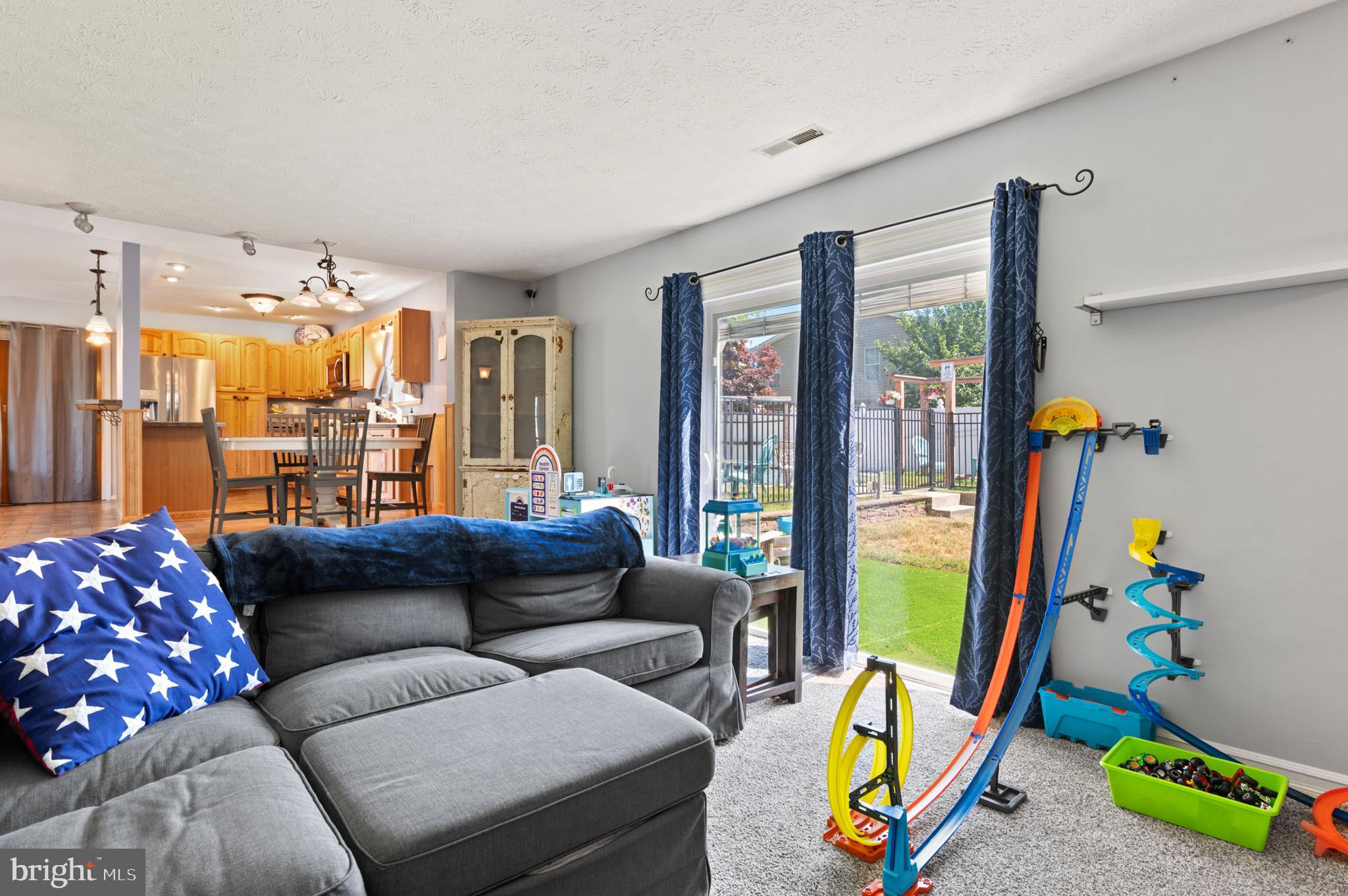 BAY COUNTRY - Residential