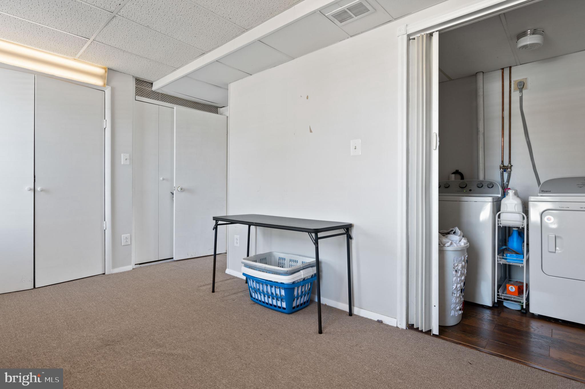 BAY COUNTRY - Residential