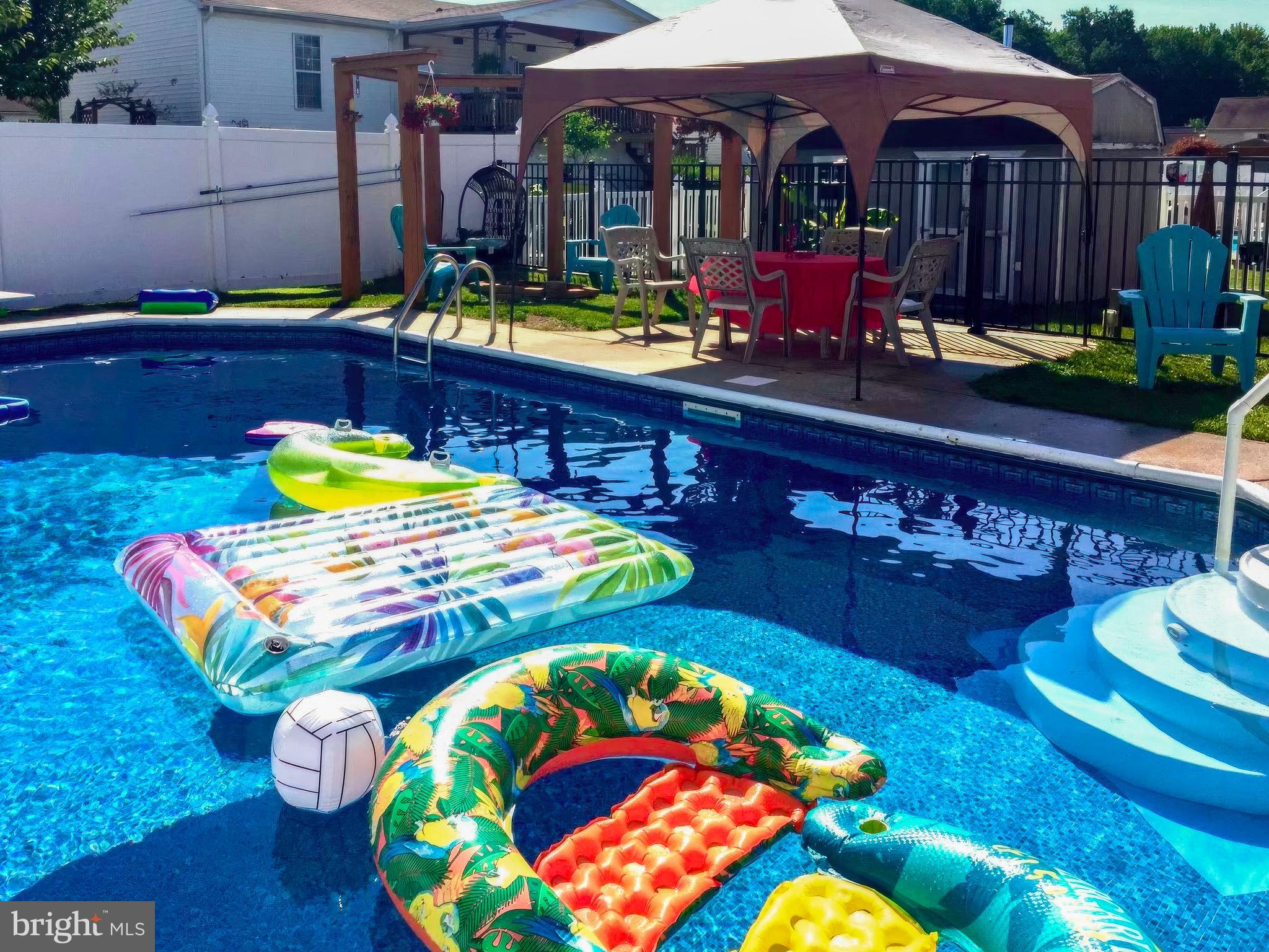 BAY COUNTRY - Residential