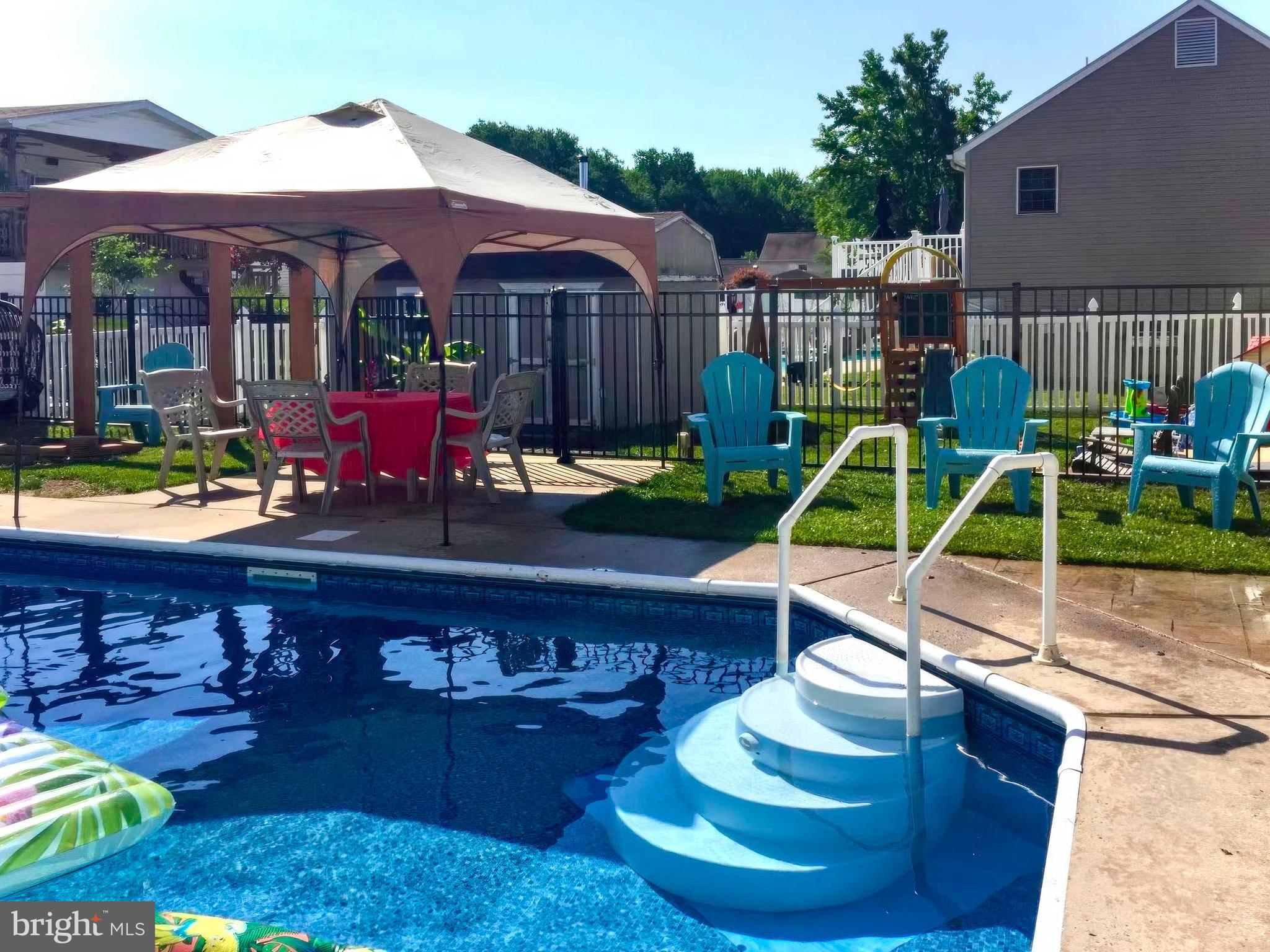 BAY COUNTRY - Residential