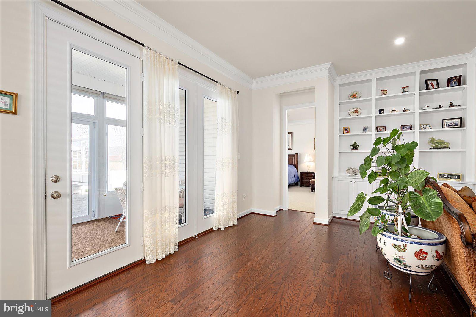 OCEAN VIEW BEACH CLUB - Residential