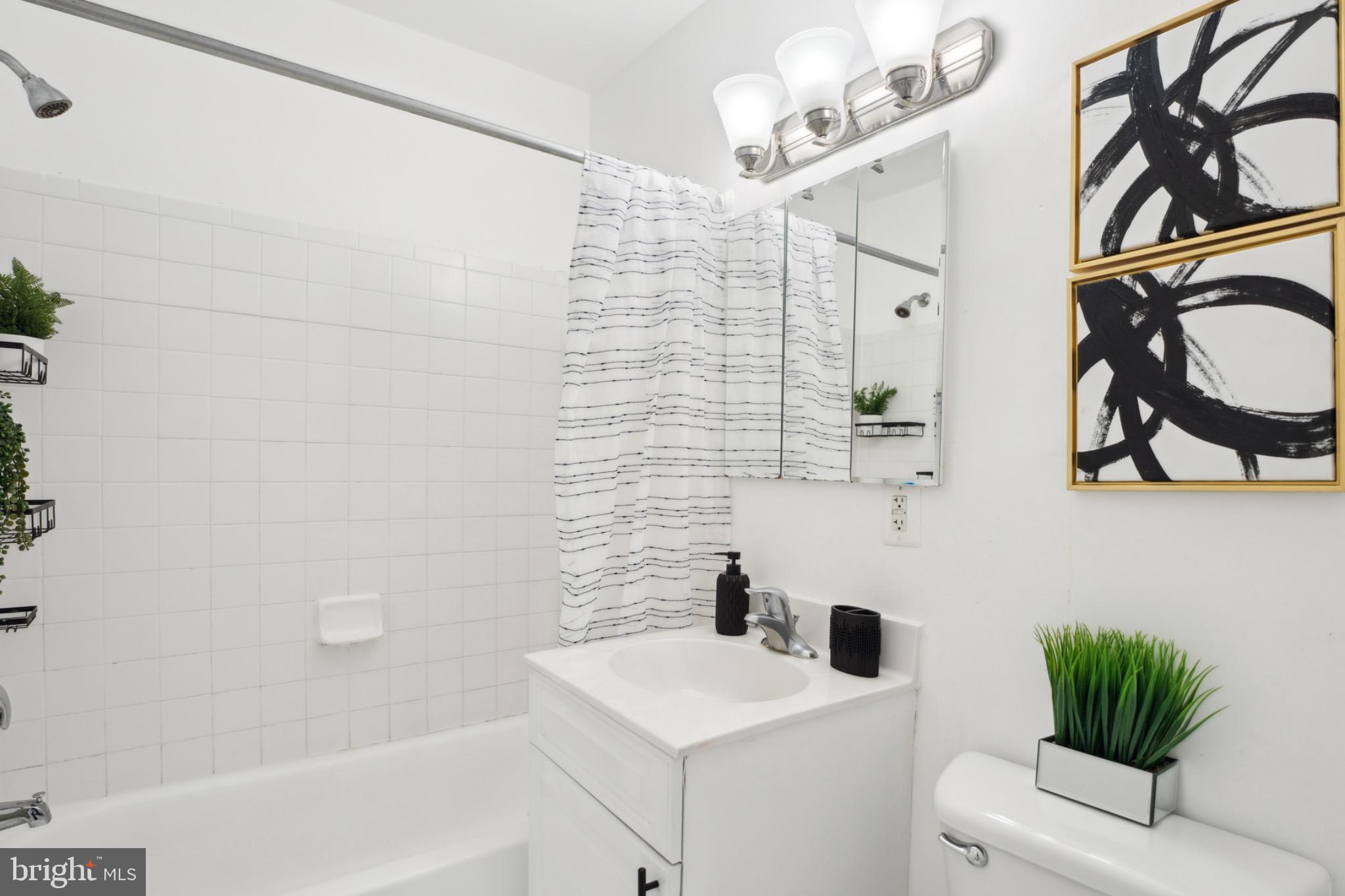 THE FAIRMONT 1005 CONDO - Residential Lease