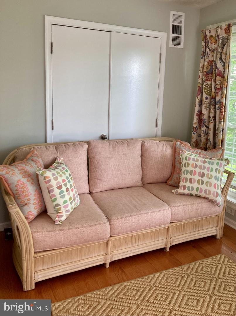 THE OAKTON - Residential