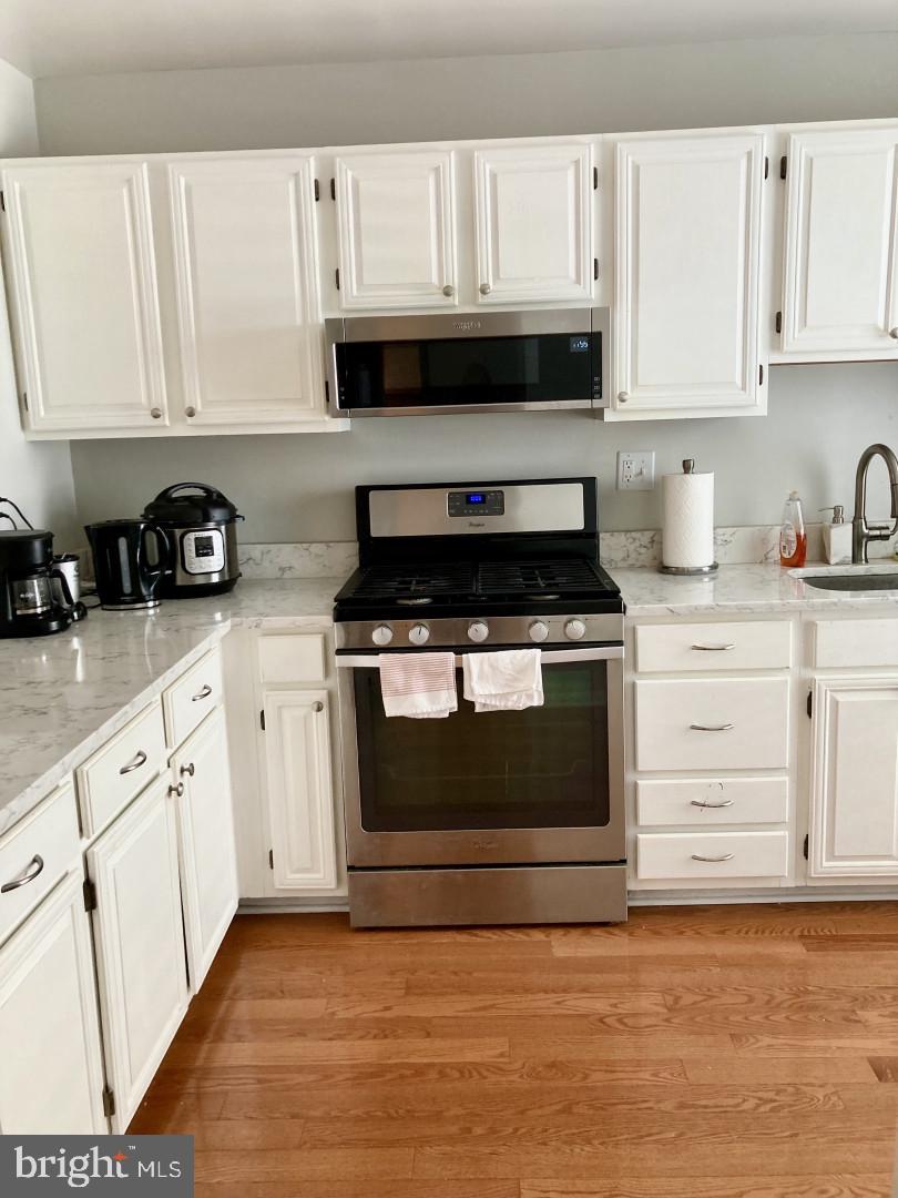 THE OAKTON - Residential