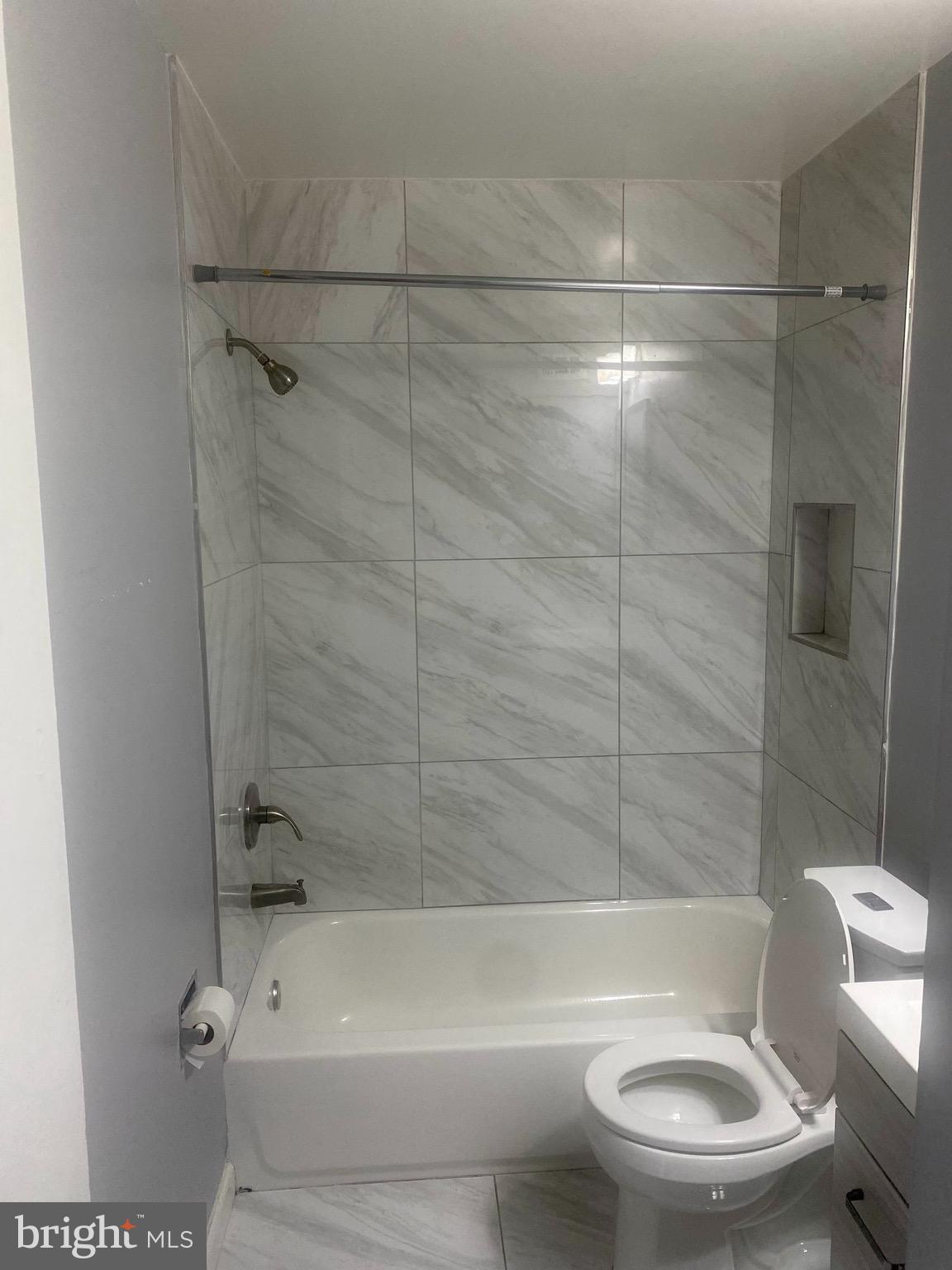 CARROLLAN GARDENS - Residential Lease