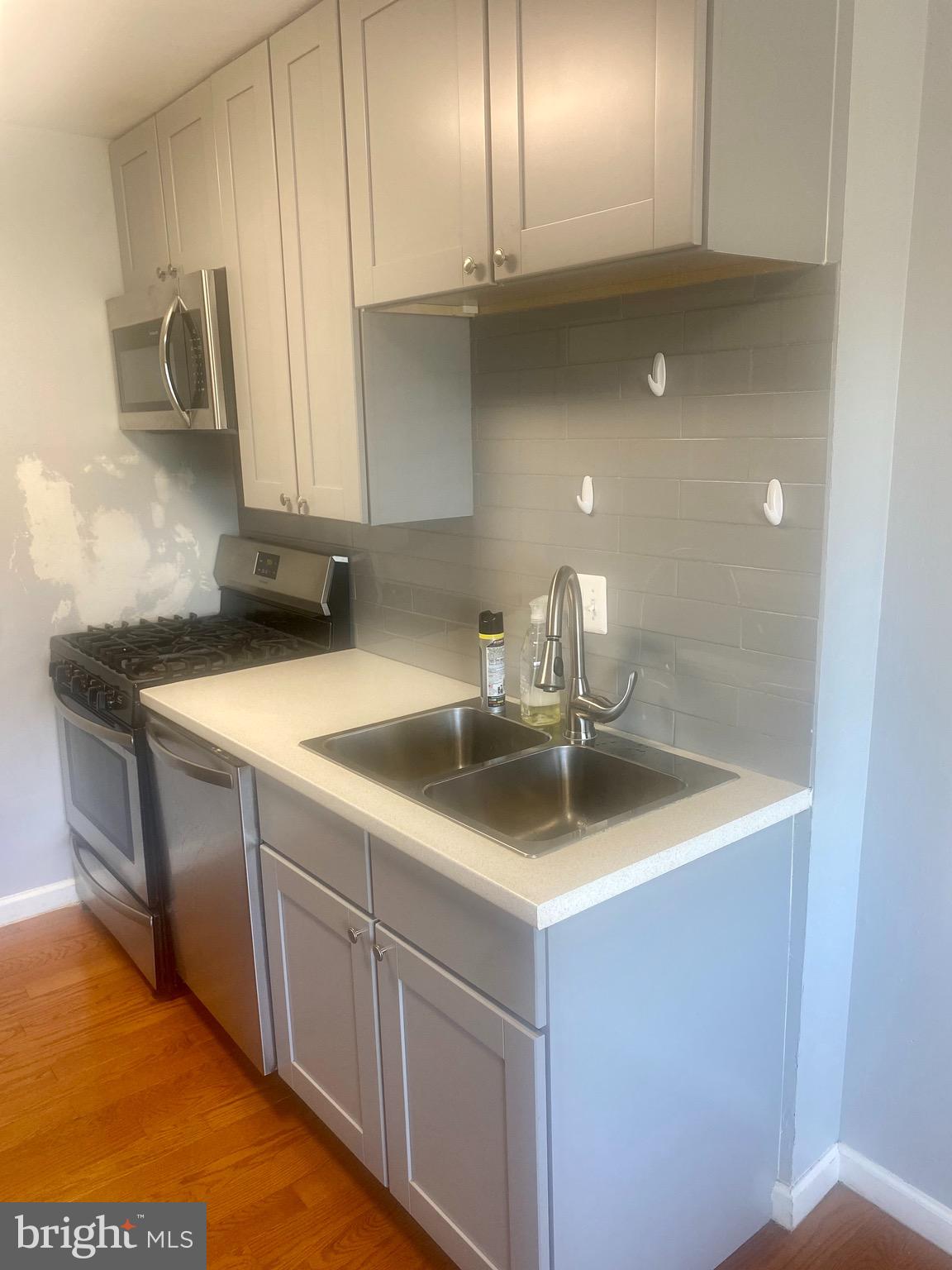 CARROLLAN GARDENS - Residential Lease