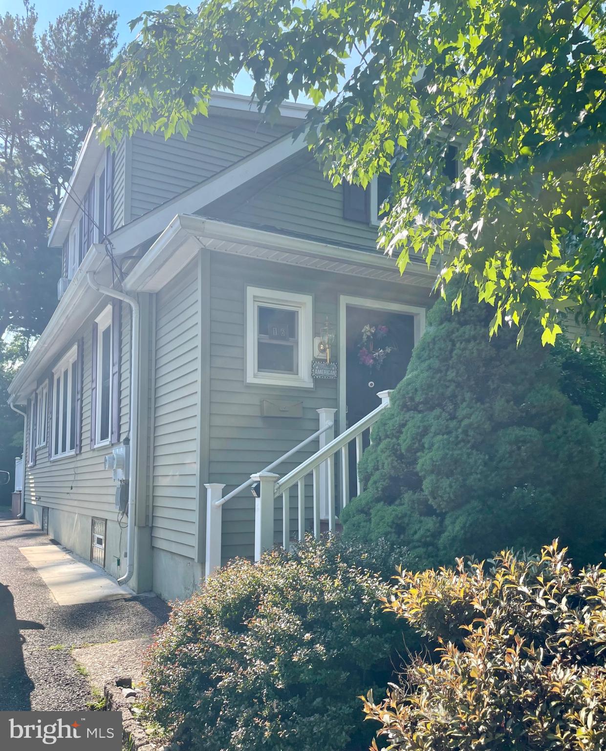 16 EVERGREEN LANE FLOOR 2