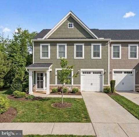 Townhouse For Sale - 5713 Finley Rose Court<br/> FREDERICKSBURG, VA 22407