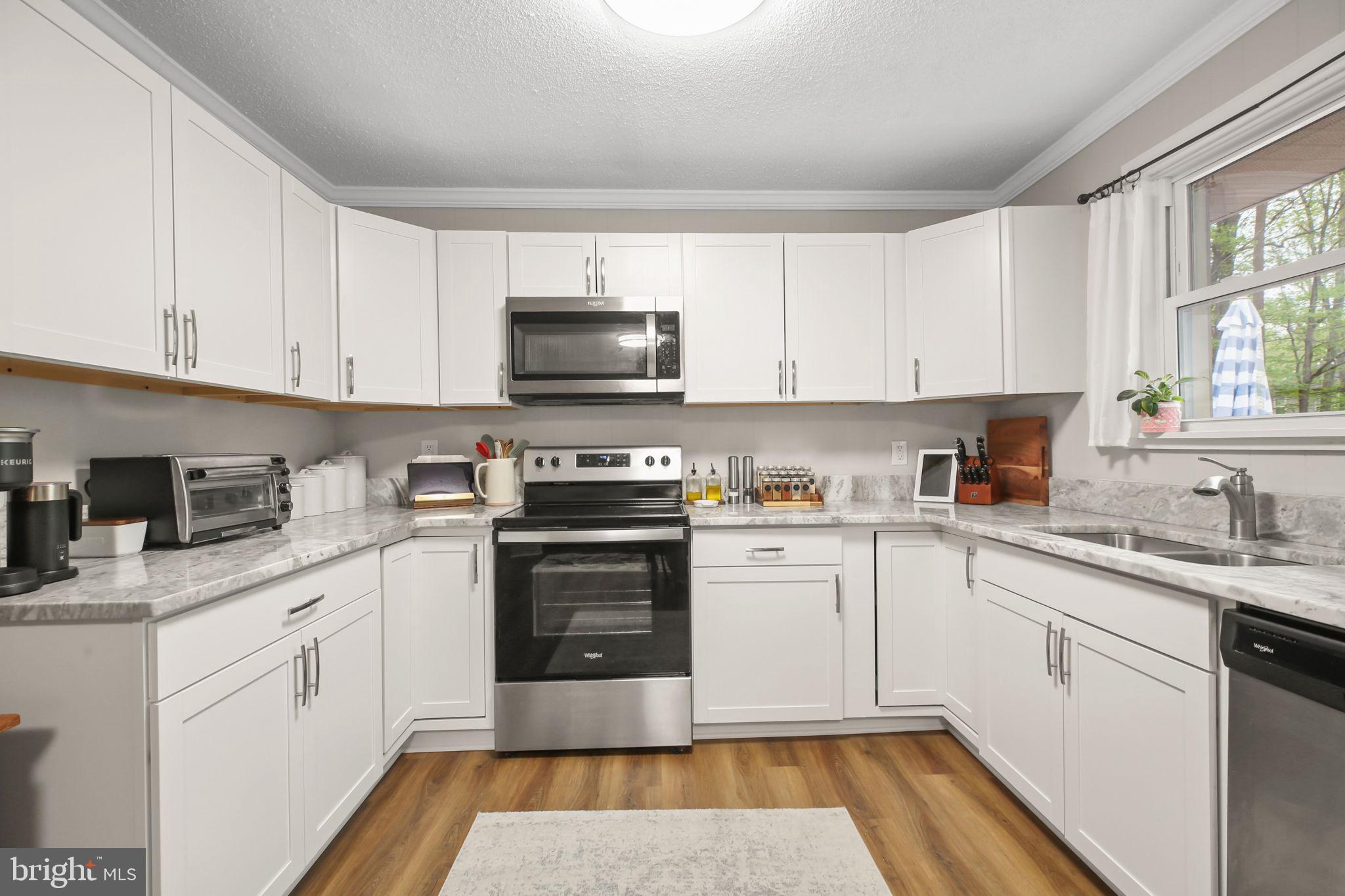 LAKE WILDERNESS - Residential