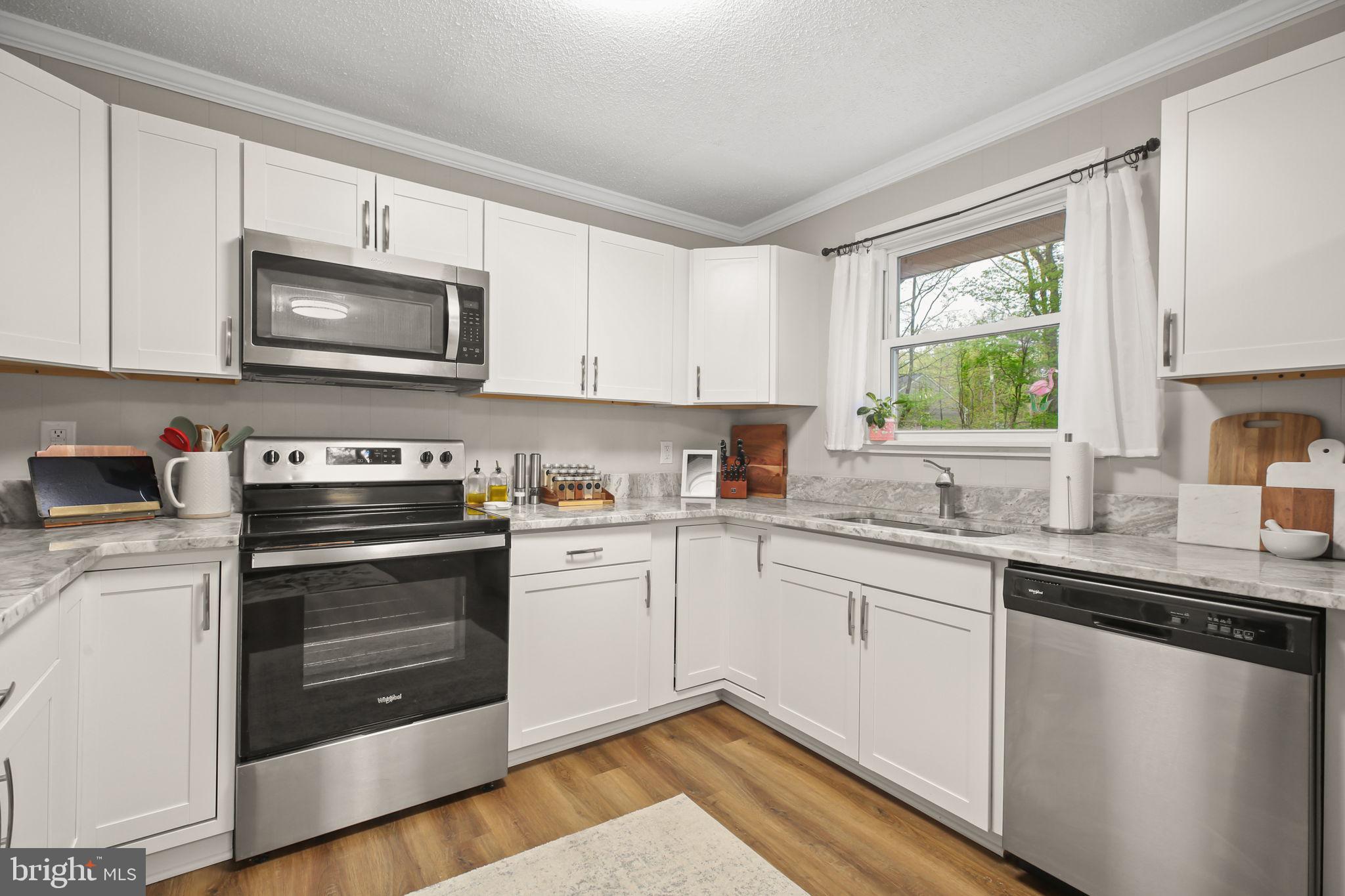 LAKE WILDERNESS - Residential