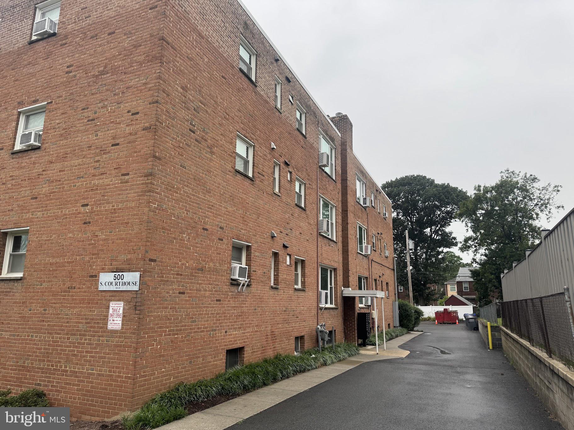 500 S COURTHOUSE ROAD 6