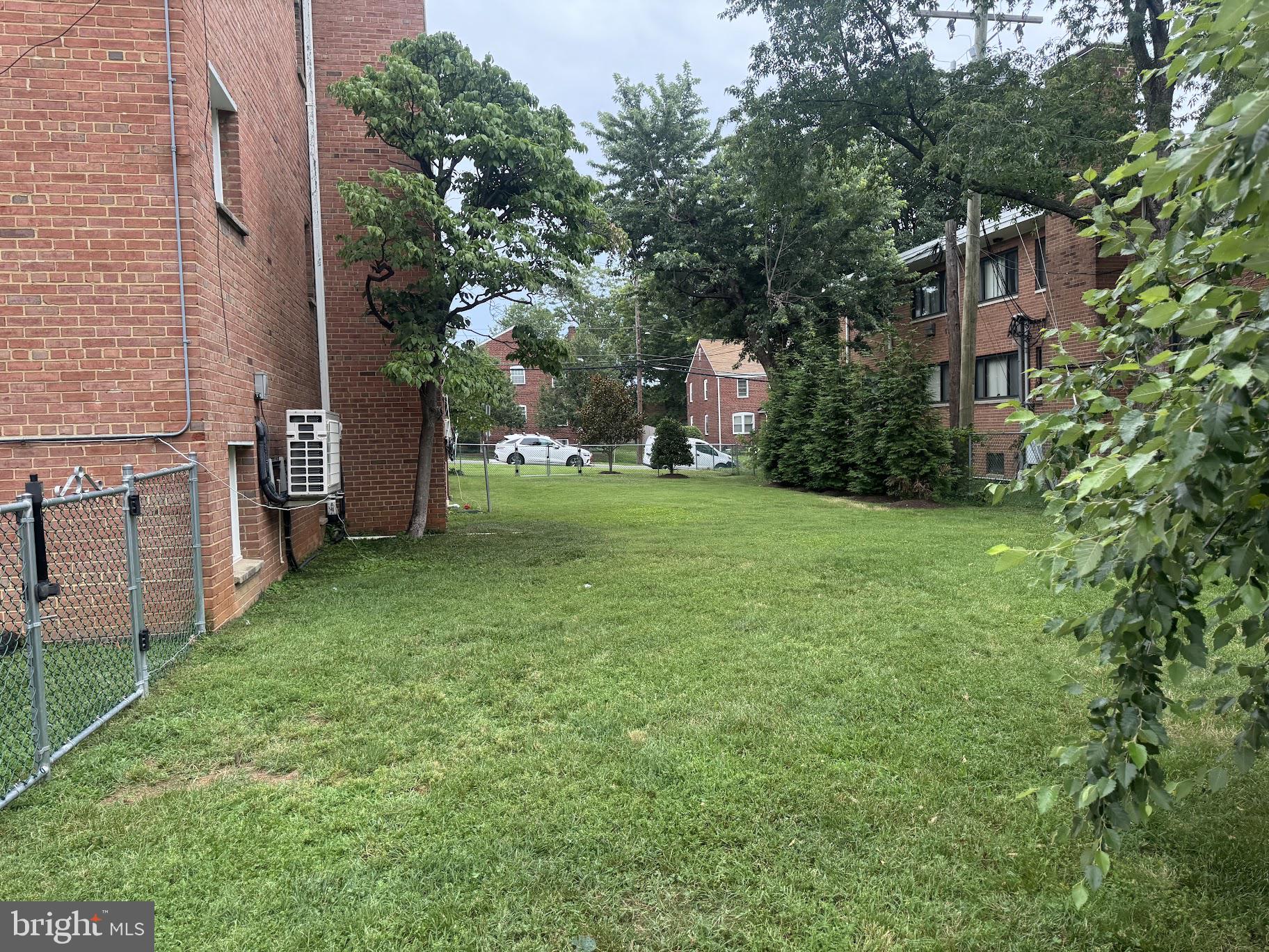 500 S COURTHOUSE ROAD 6