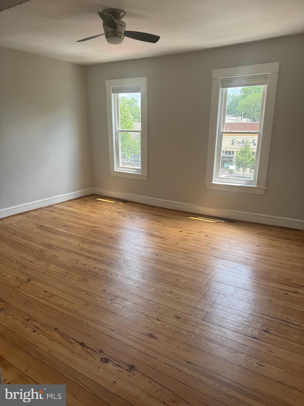 145 KINGS HIGHWAY E