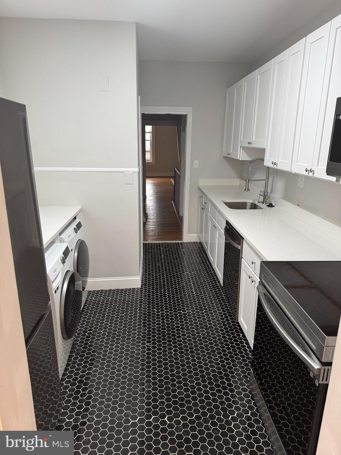 145 KINGS HIGHWAY E