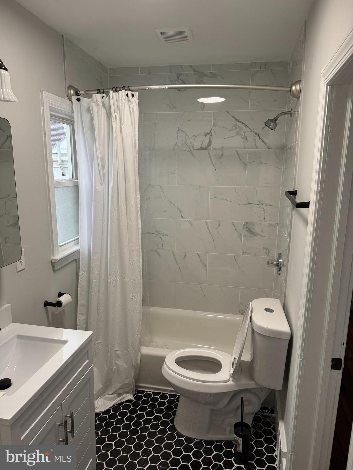 145 KINGS HIGHWAY E
