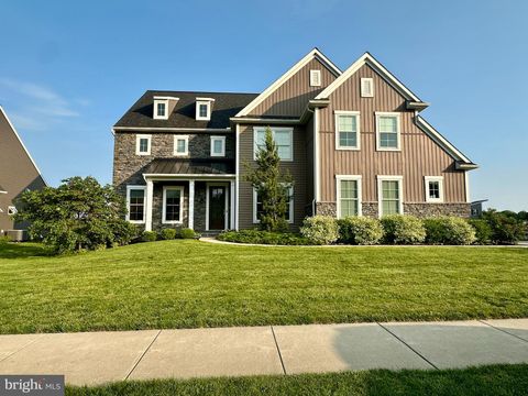 548 E DELP ROAD LANCASTER PA 17601