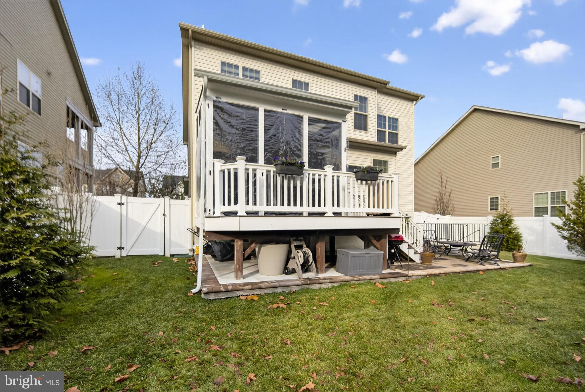 WOODMORE TOWNE CENTRE - Residential