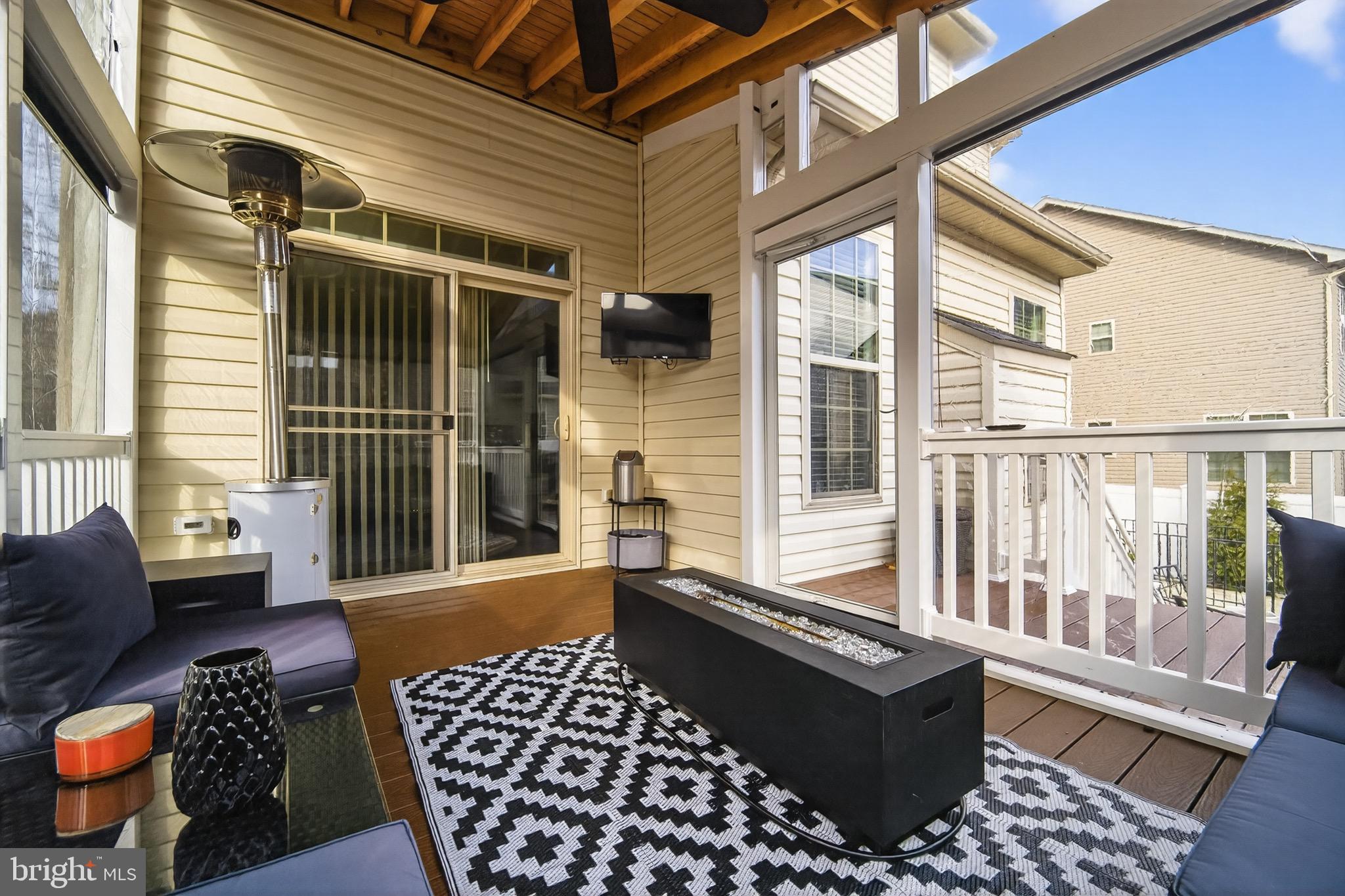 WOODMORE TOWNE CENTRE - Residential