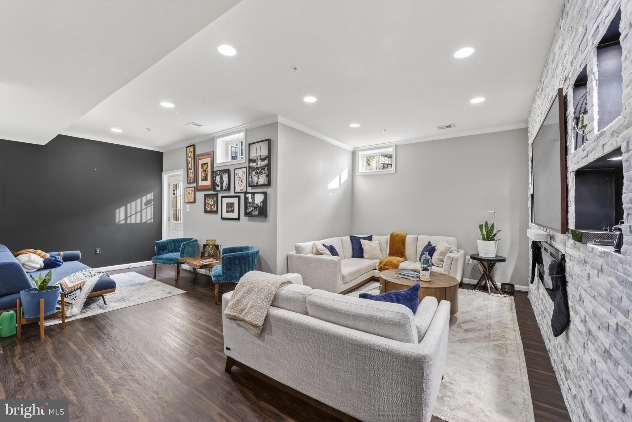 WOODMORE TOWNE CENTRE - Residential