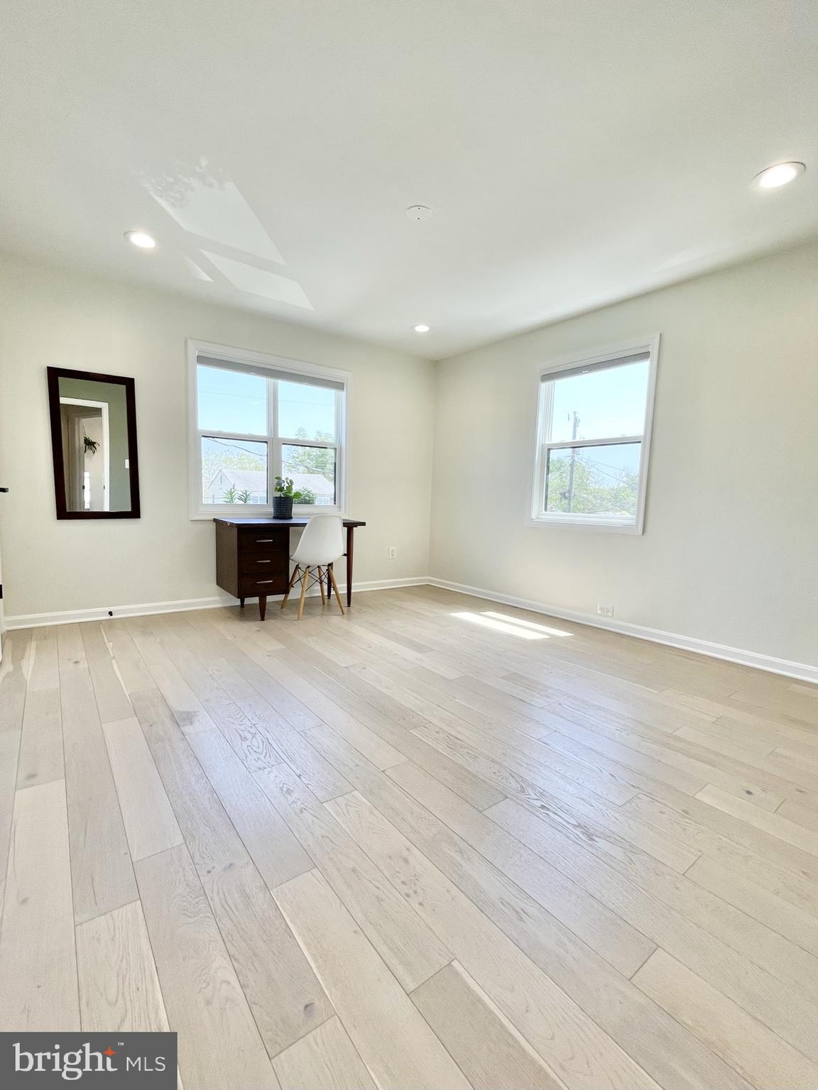 HUNTINGTON - Residential Lease