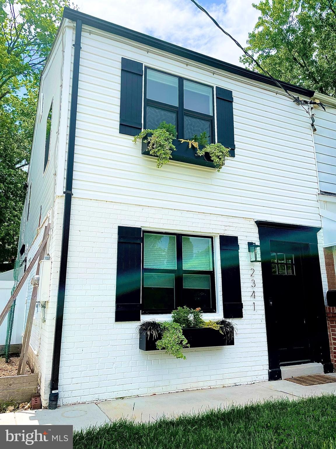 HUNTINGTON - Residential Lease