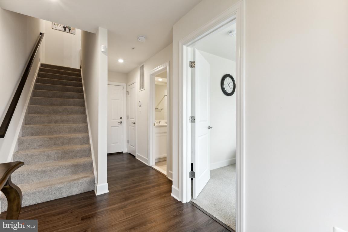 CAPITAL COURT - Residential Lease