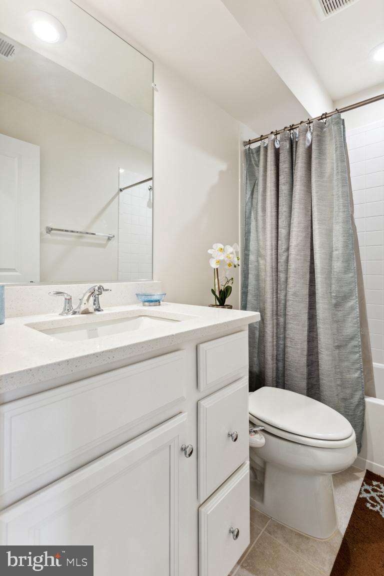 CAPITAL COURT - Residential Lease