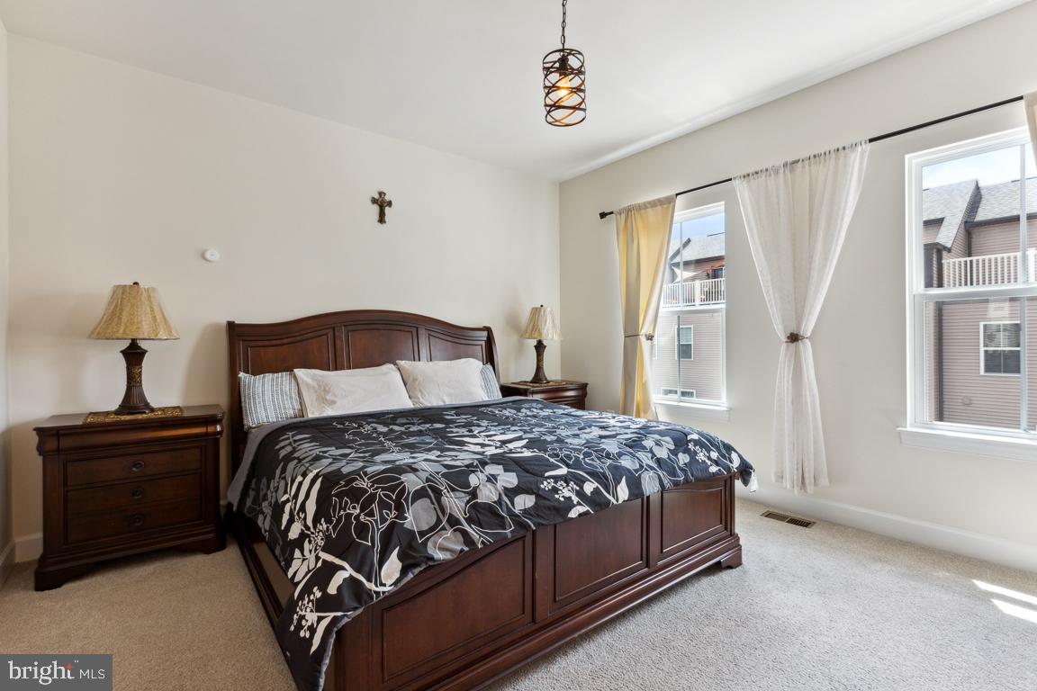 CAPITAL COURT - Residential Lease