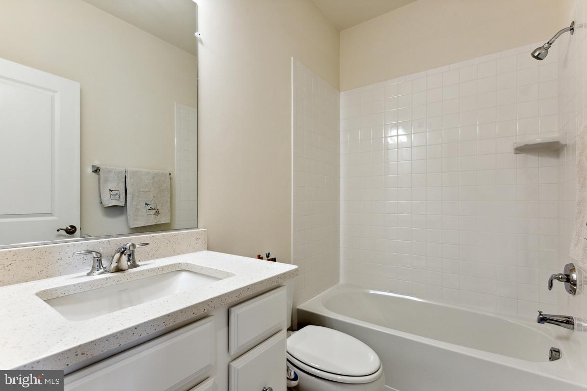 CAPITAL COURT - Residential Lease