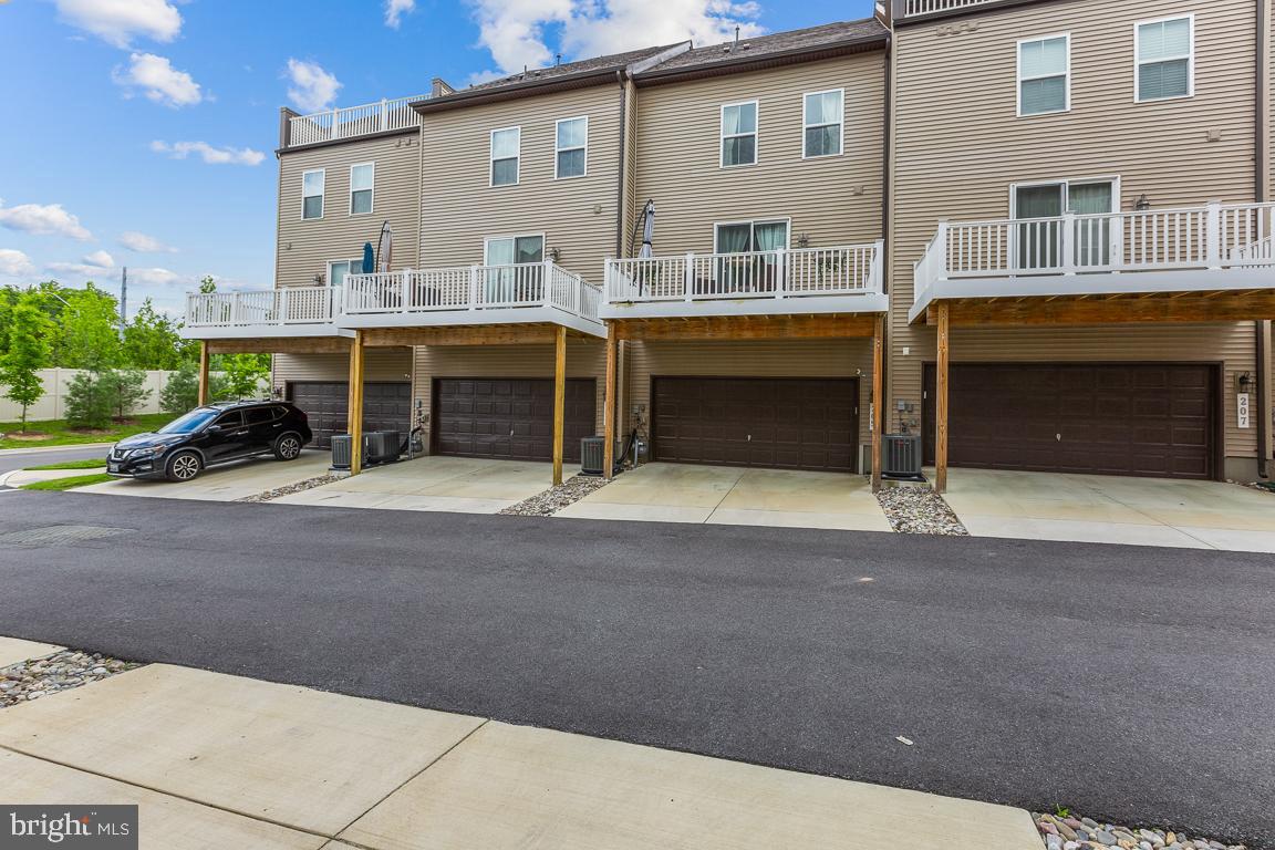 CAPITAL COURT - Residential Lease