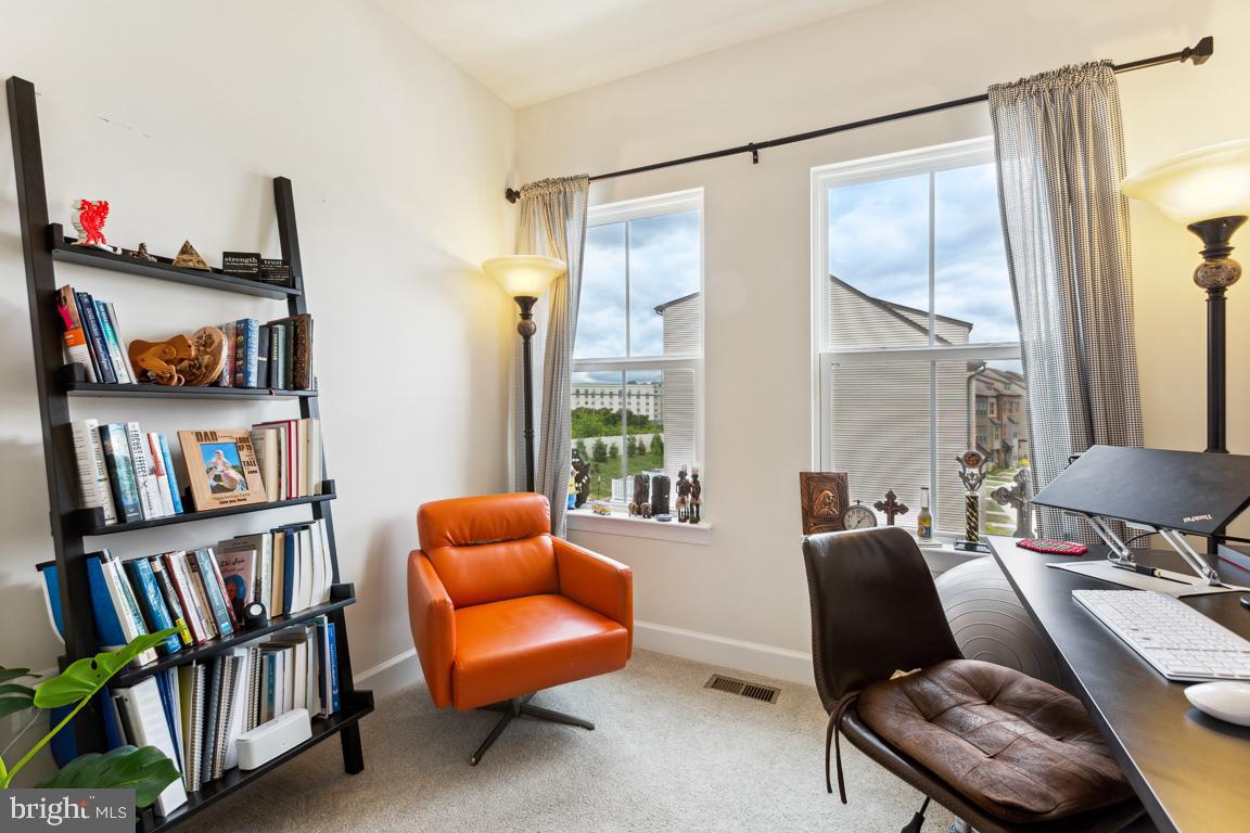 CAPITAL COURT - Residential Lease