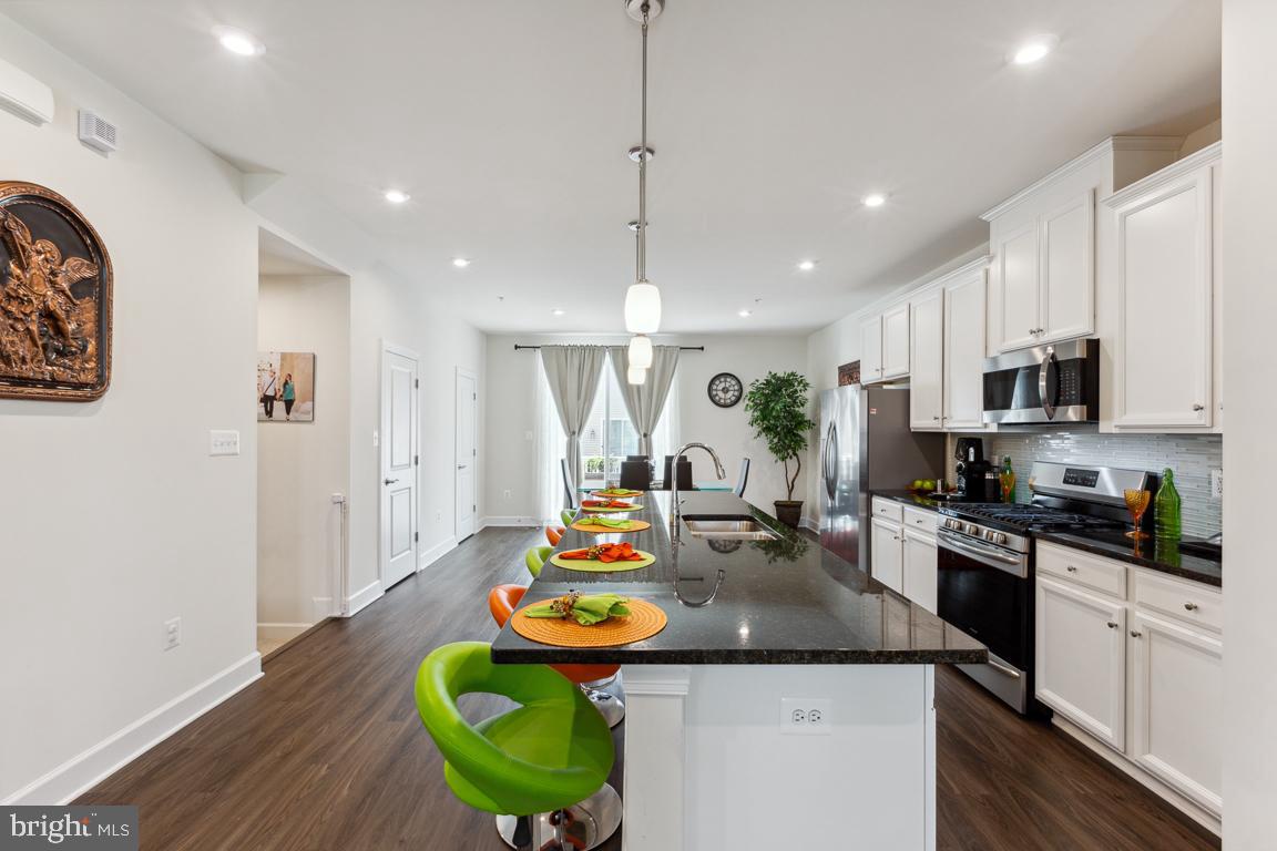 CAPITAL COURT - Residential Lease